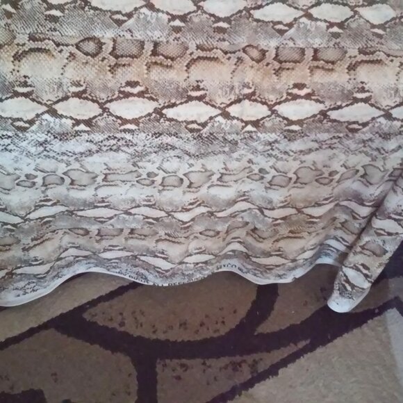 Material Approx 76" x 64" Unused New Pattern for Dress, Skirt, Top Soft Stretchy - Picture 1 of 4
